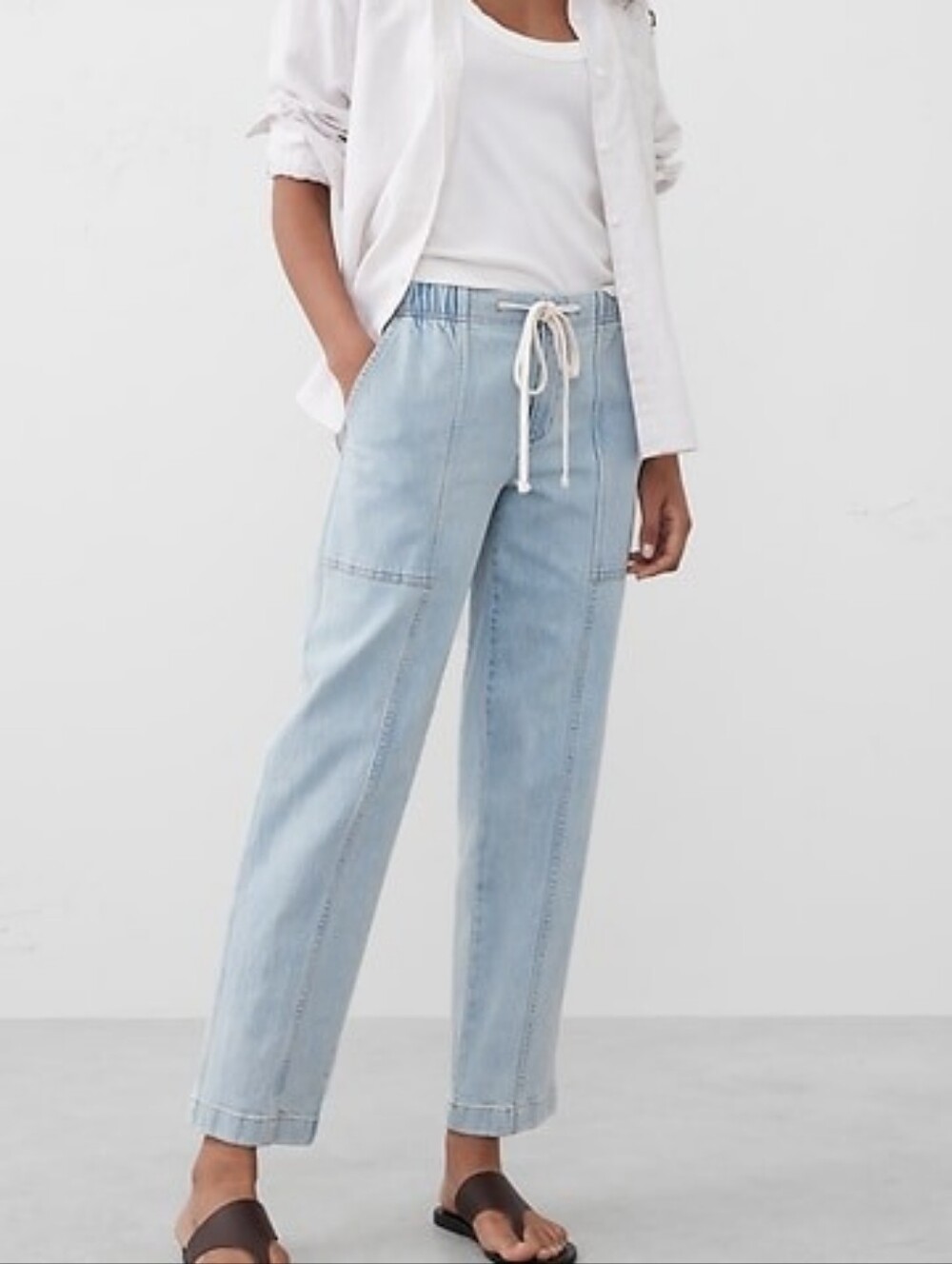 🌵 Banana Republic Tapered Mid-Rise Jeans 🌵